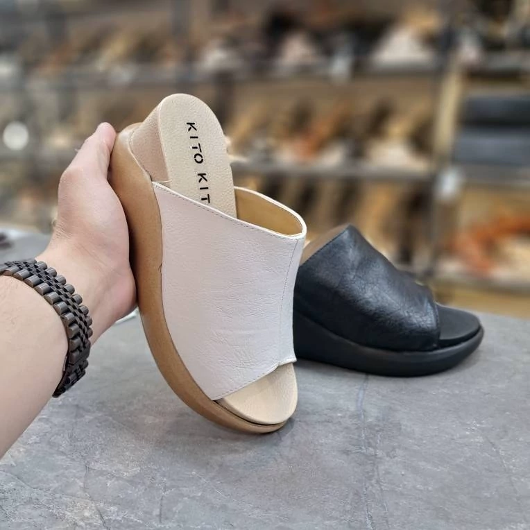 صندل طبی لژدار زنانه (دمپایی) سبک و راحت 10 سانتی