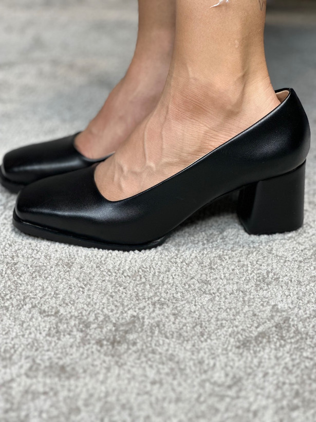 کفش زنانه پاشنه دار لودشکا