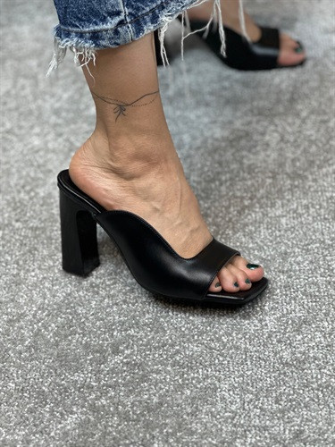 صندل پاشنه دار زنانه مدل دکولته